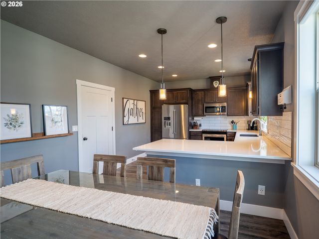 115 Ne MEGAN Dr, Estacada, OR 97023