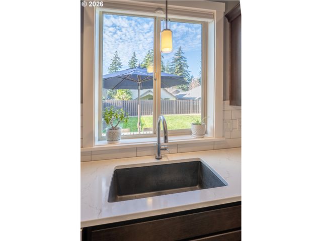 115 Ne MEGAN Dr, Estacada, OR 97023