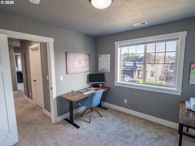 115 Ne MEGAN Dr, Estacada, OR 97023