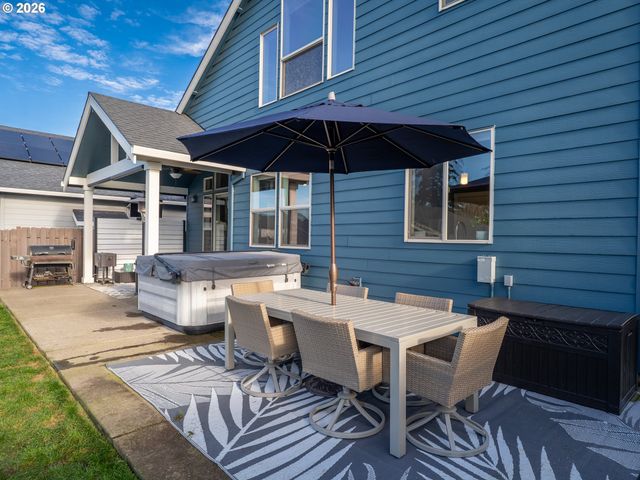 115 Ne MEGAN Dr, Estacada, OR 97023