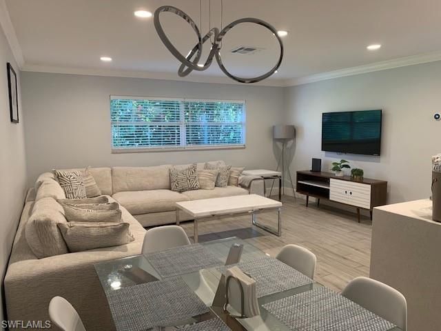 683 102nd AVE N, Naples, FL 34108