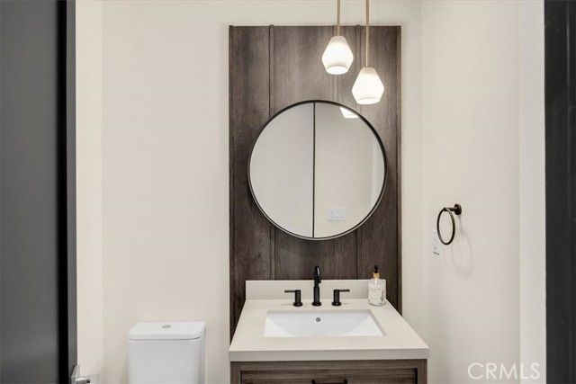 756 W 19th Street B, Costa Mesa, CA 92627