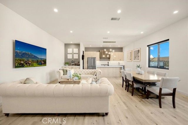 756 W 19th Street B, Costa Mesa, CA 92627