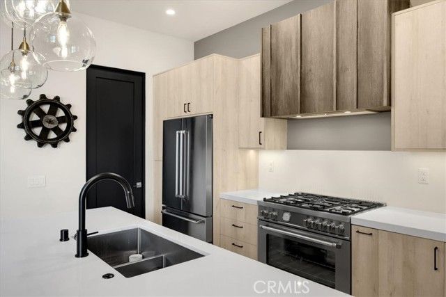 756 W 19th Street B, Costa Mesa, CA 92627