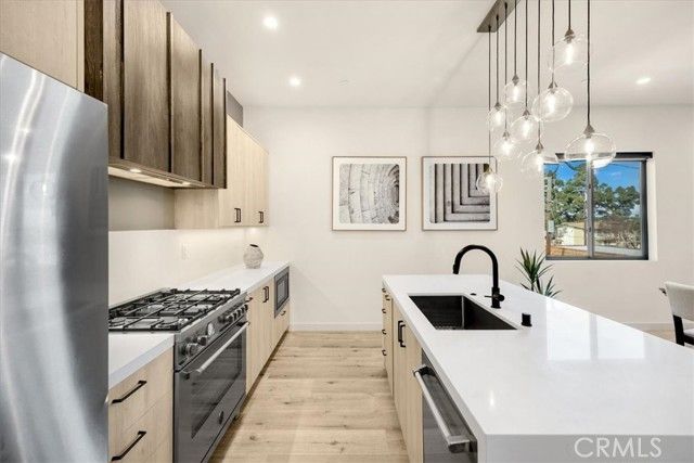 756 W 19th Street B, Costa Mesa, CA 92627