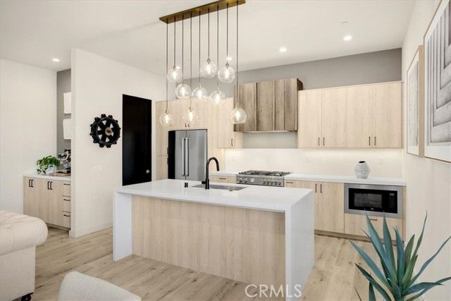 756 W 19th Street B, Costa Mesa, CA 92627