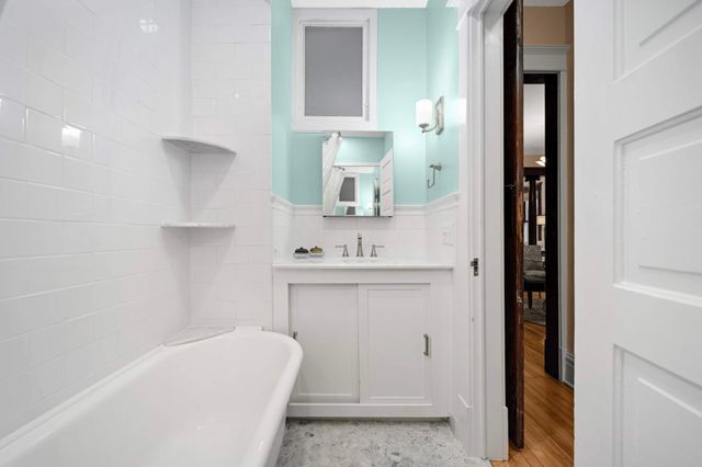 2100 Garfield Avenue 3, Minneapolis, MN 55405