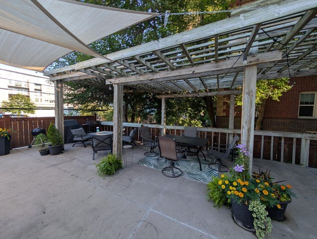 2100 Garfield Avenue 3, Minneapolis, MN 55405