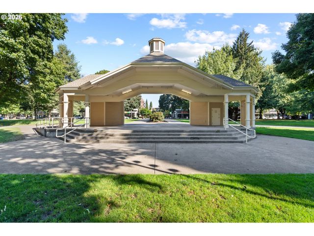 400 W 8TH St 236, Vancouver, WA 98660