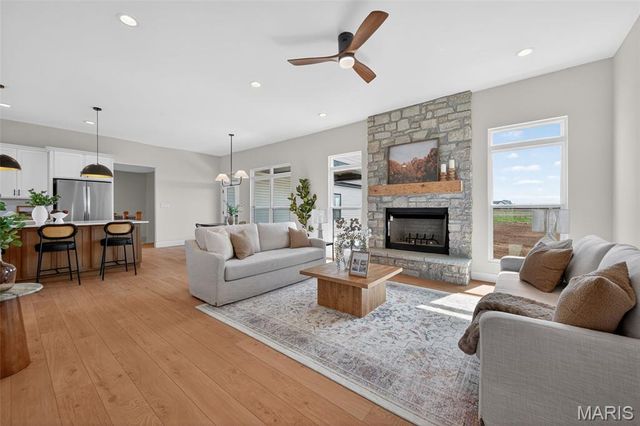 226 Autumn Hallow Ct, Old Monroe, MO 63369