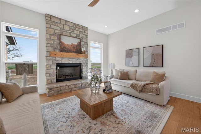 226 Autumn Hallow Ct, Old Monroe, MO 63369