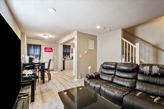 735 E 105th Place, Chicago, IL 60628