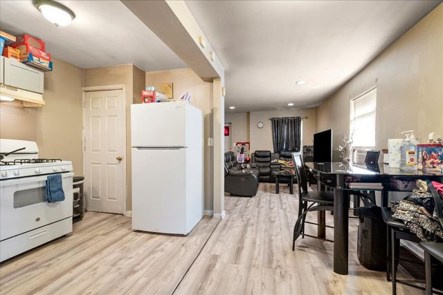 735 E 105th Place, Chicago, IL 60628