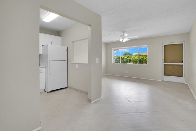 400 VILLAGE GREEN Circle W 105, Palm Springs, FL 33461