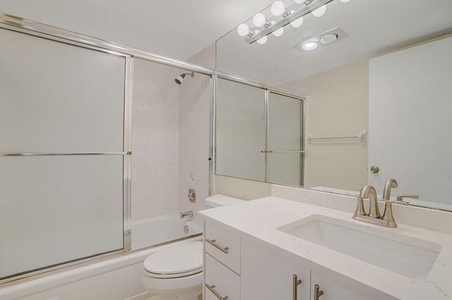 400 VILLAGE GREEN Circle W 105, Palm Springs, FL 33461