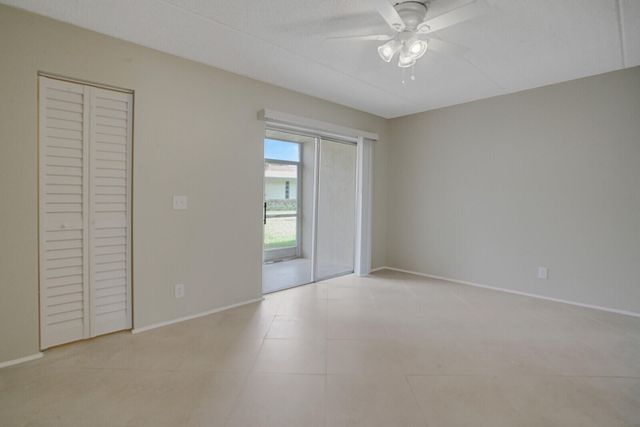400 VILLAGE GREEN Circle W 105, Palm Springs, FL 33461