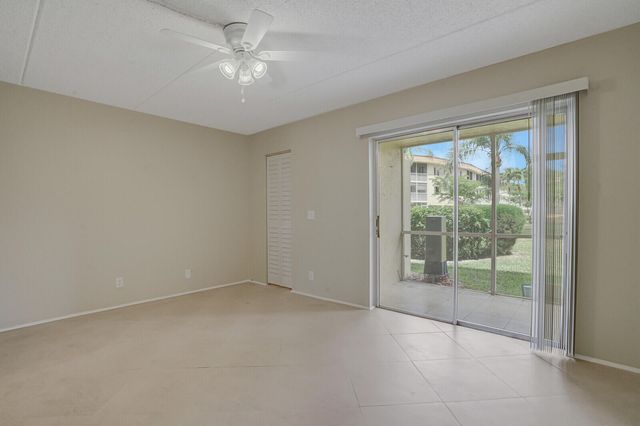 400 VILLAGE GREEN Circle W 105, Palm Springs, FL 33461