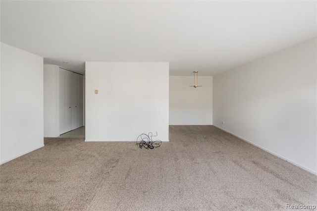 8200 E Jefferson Avenue 1605, Detroit, MI 48214