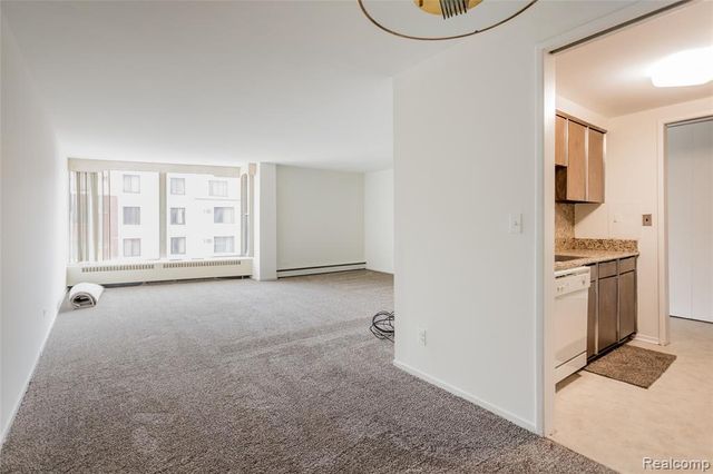 8200 E Jefferson Avenue 1605, Detroit, MI 48214