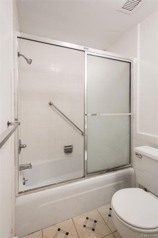 8200 E Jefferson Avenue 1605, Detroit, MI 48214