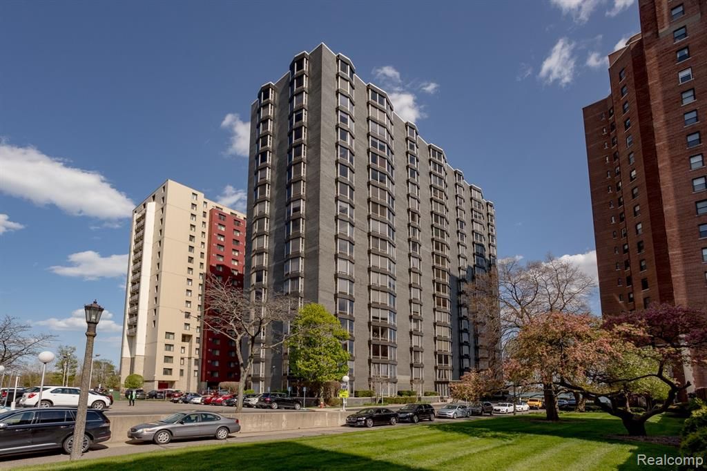 8200 E Jefferson Avenue 1605, Detroit, MI 48214