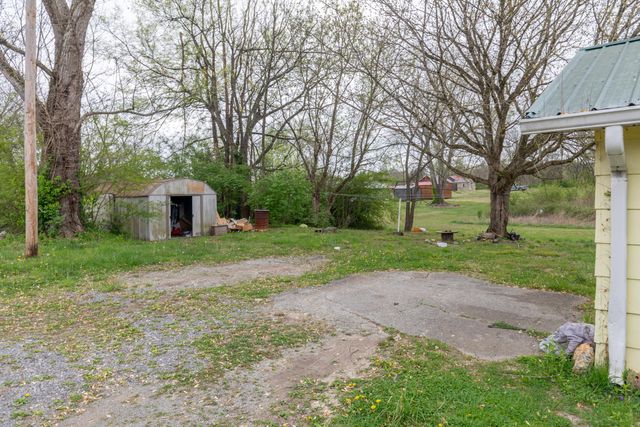 124 County Road 882, Etowah, TN 37331