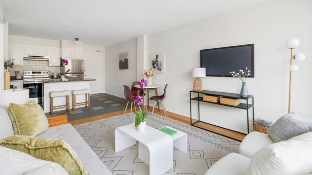 29 Concord Ave 704, Cambridge, MA 02138