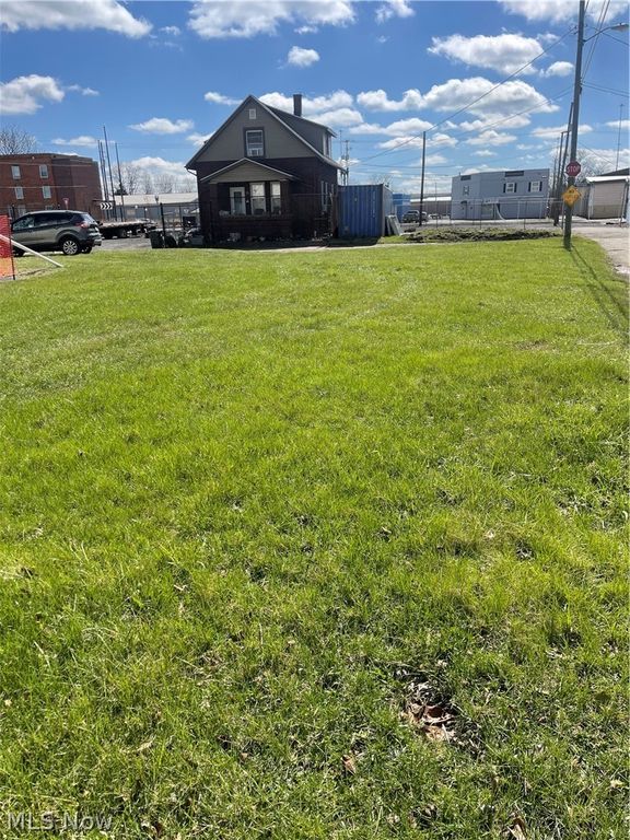 1107 Market Avenue S, Canton, OH 44707