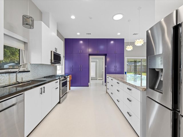 5603 Grape Street, Houston, TX 77096