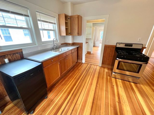 171 School St 1, Watertown, MA 02472