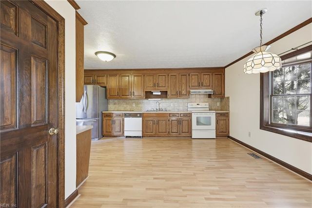 14494 Bowling Green RD, Windsor, VA 23487