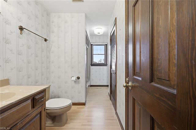 14494 Bowling Green RD, Windsor, VA 23487