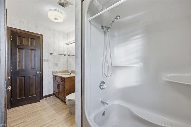 14494 Bowling Green RD, Windsor, VA 23487