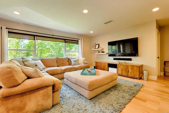 533 Bonair Way, La Jolla, CA 92037