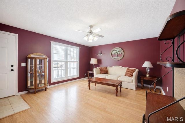 104 Chouteau Trace Parkway, Granite City, IL 62040