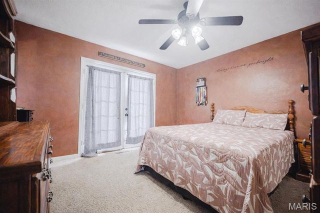 104 Chouteau Trace Parkway, Granite City, IL 62040