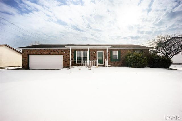 104 Chouteau Trace Parkway, Granite City, IL 62040