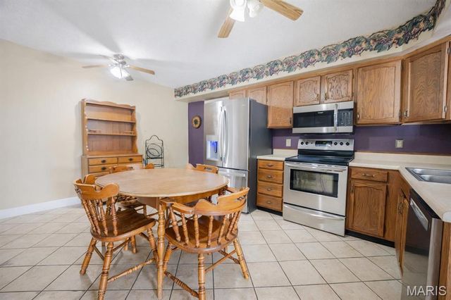 104 Chouteau Trace Parkway, Granite City, IL 62040