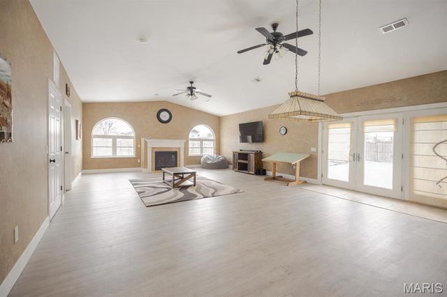 104 Chouteau Trace Parkway, Granite City, IL 62040