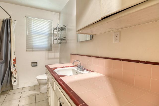 1241 Marilyn St, Modesto, CA 95350