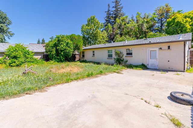 1241 Marilyn St, Modesto, CA 95350