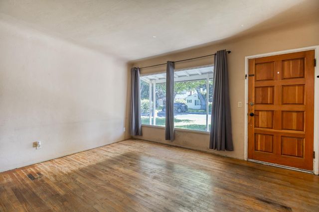 1241 Marilyn St, Modesto, CA 95350