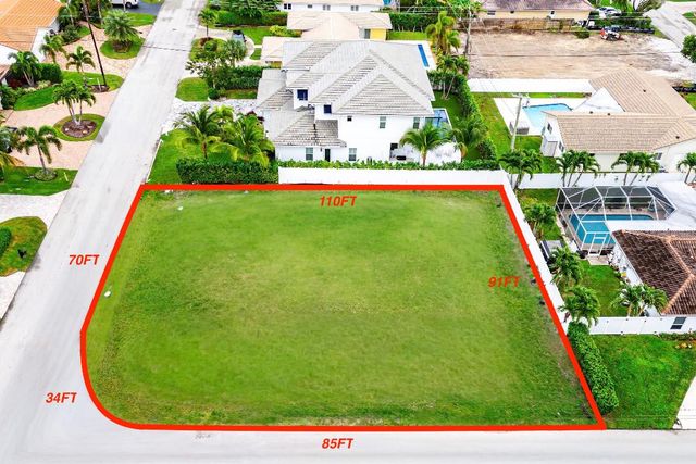 700 Malaga Drive, Boca Raton, FL 33432
