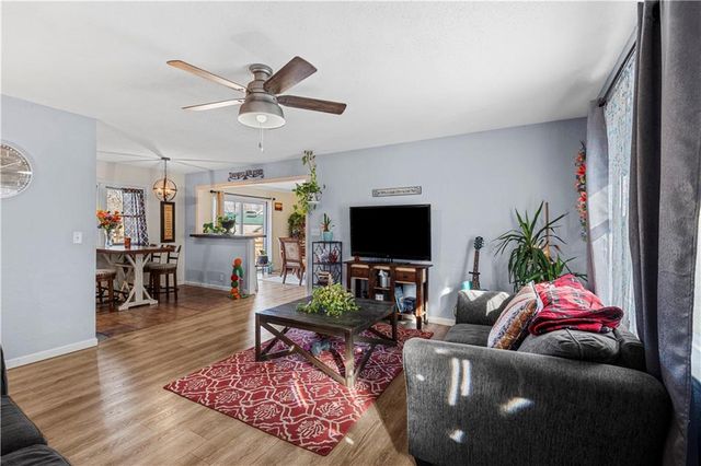 18958 S 1491 Road, Nevada, MO 64772