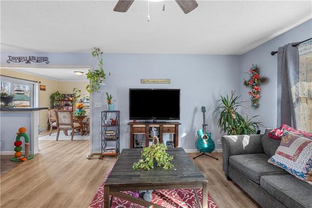 18958 S 1491 Road, Nevada, MO 64772