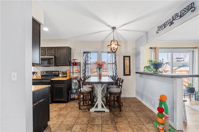 18958 S 1491 Road, Nevada, MO 64772