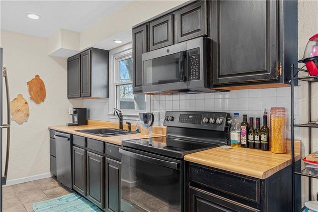 18958 S 1491 Road, Nevada, MO 64772