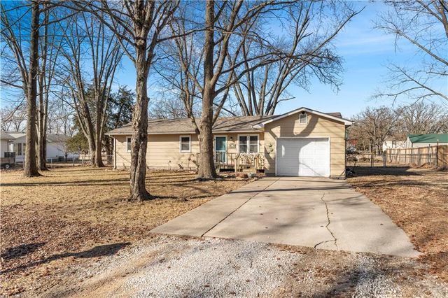 18958 S 1491 Road, Nevada, MO 64772