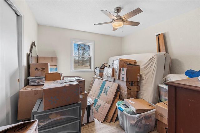 18958 S 1491 Road, Nevada, MO 64772