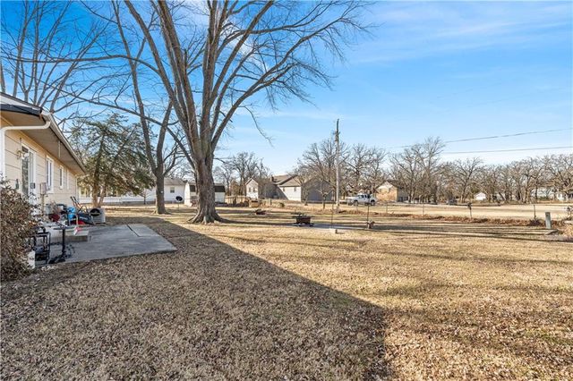 18958 S 1491 Road, Nevada, MO 64772